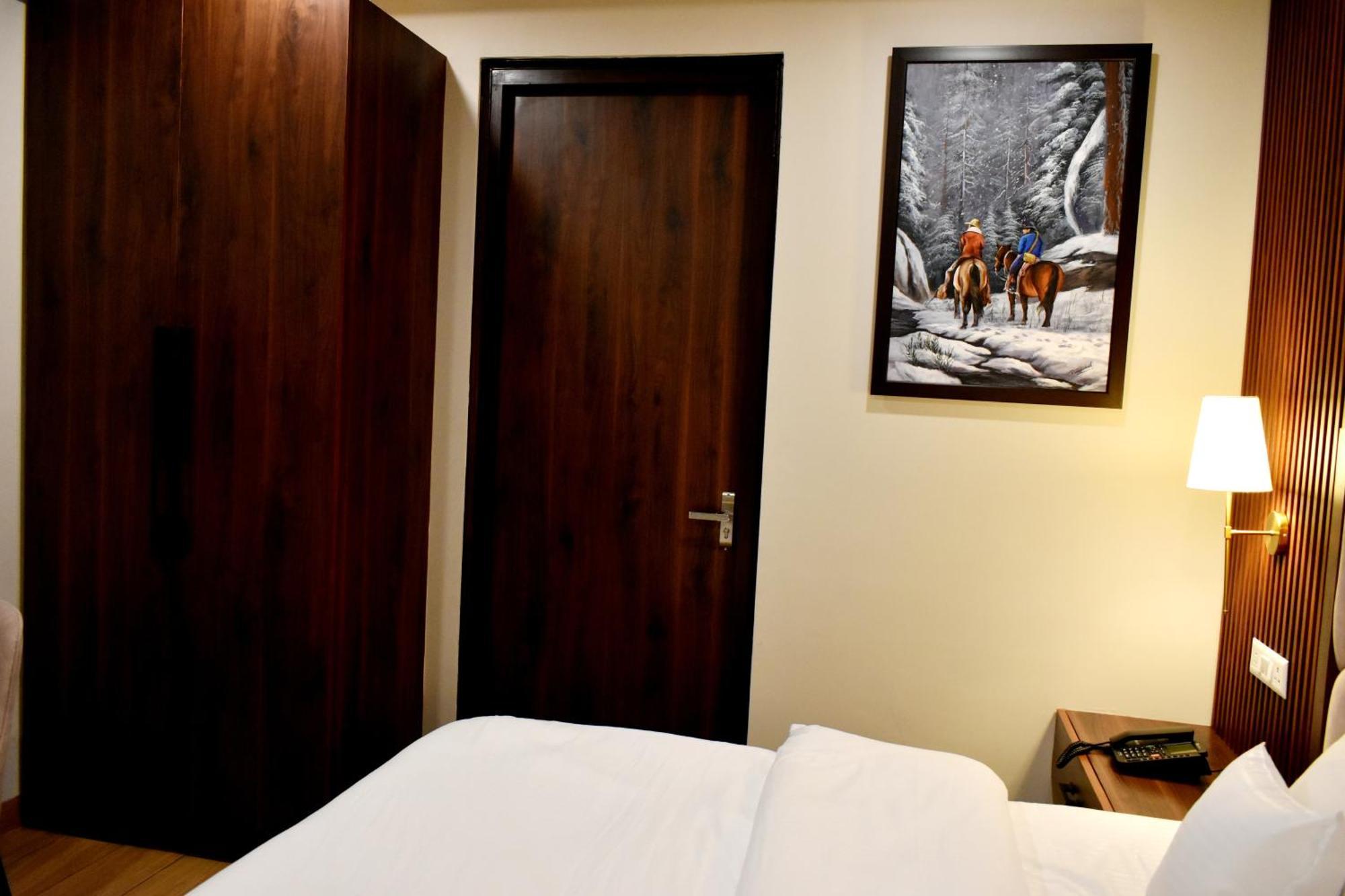 Rega Manivedya The Jungle Trail Resort Mukteshwar Kültér fotó