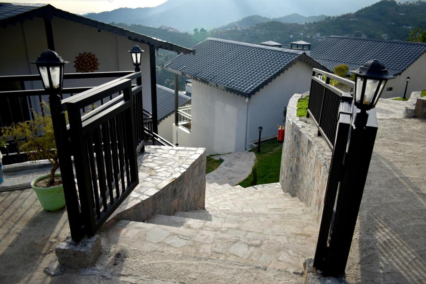 Rega Manivedya The Jungle Trail Resort Mukteshwar Kültér fotó