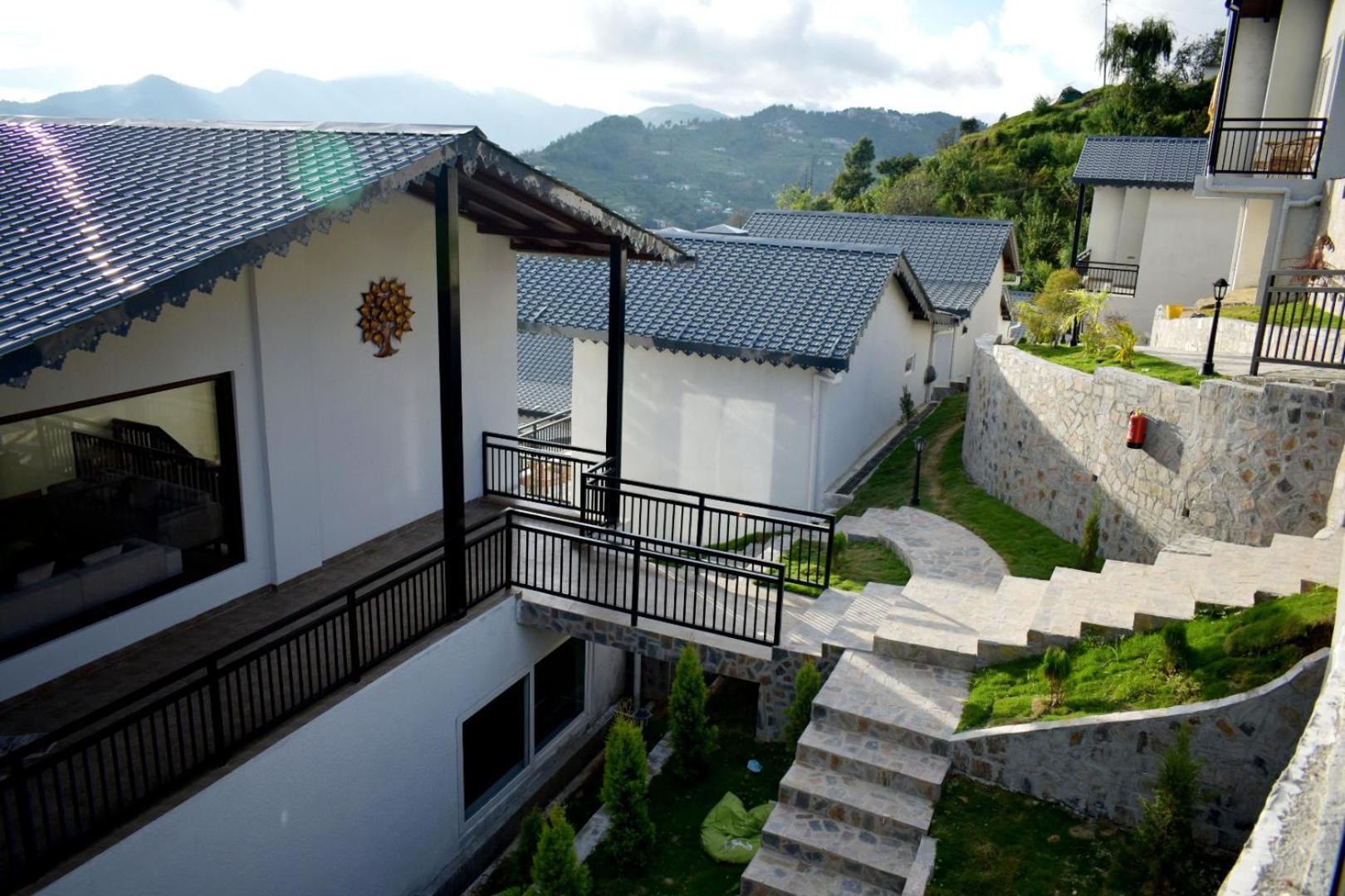 Rega Manivedya The Jungle Trail Resort Mukteshwar Kültér fotó